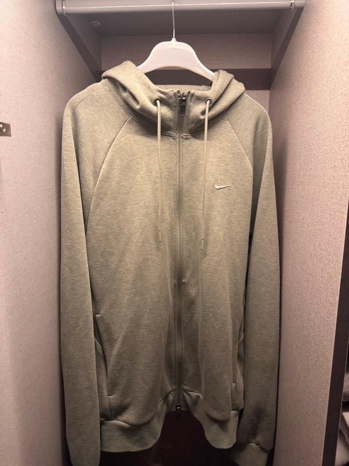 Nike Gri Fermuarlı Sweatshirt - Görsel 3