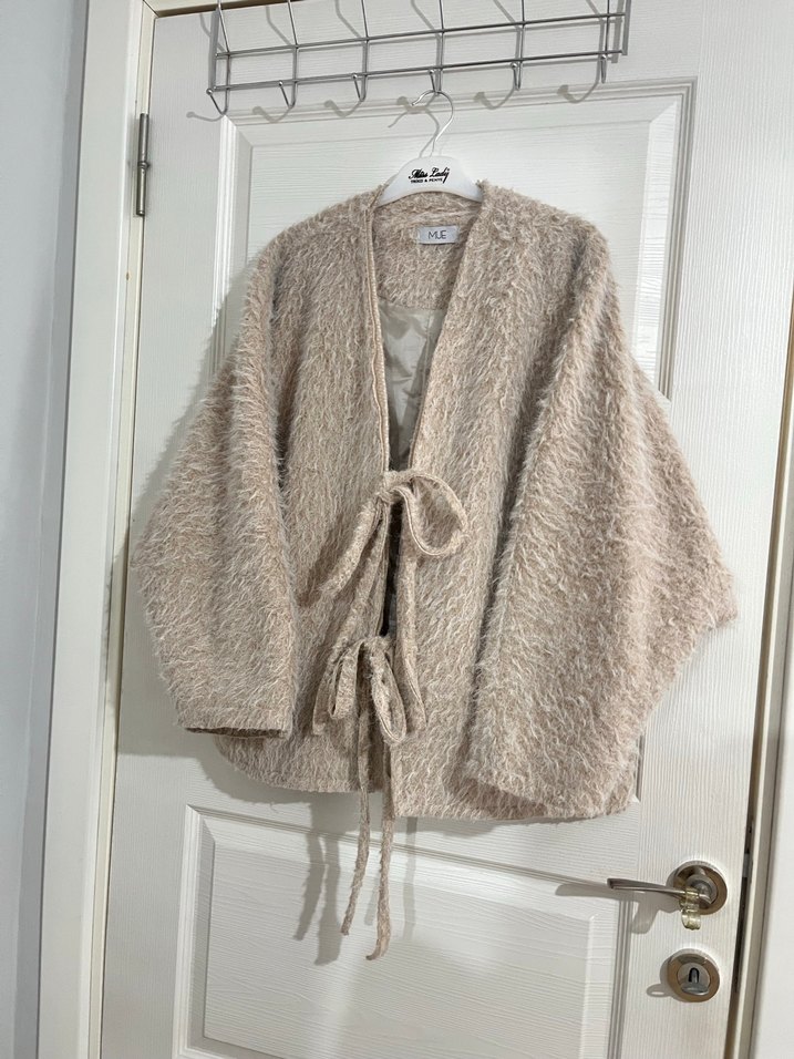 Bej Kürklü Kadın Örgü Hırka - Görsel 2