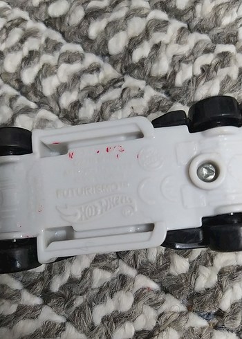 Küçük Siyah Oyuncak Araba - Görsel 3