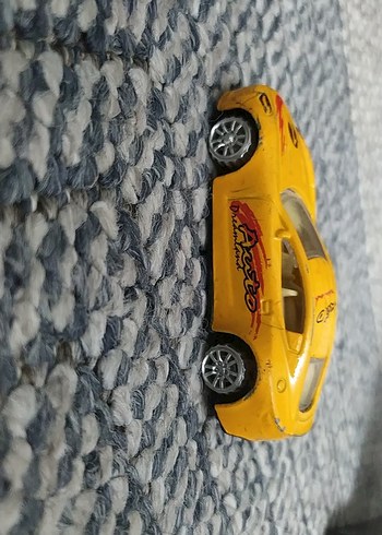 Sarı Oyuncak Araba - Görsel 4