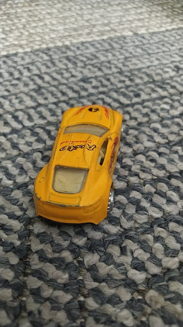 Sarı Oyuncak Araba - Görsel 2