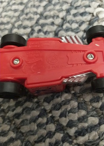 Kırmızı ve Gri Oyuncak Araba - Görsel 3