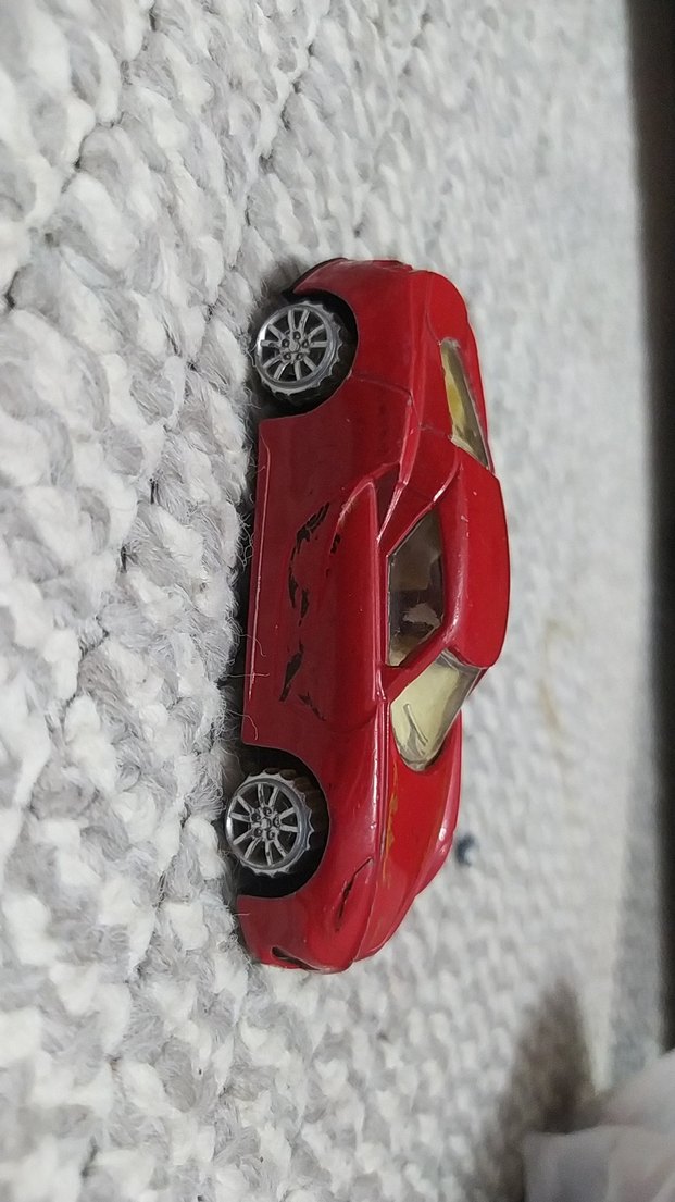Parlak Kırmızı Oyuncak Araba - Görsel 2