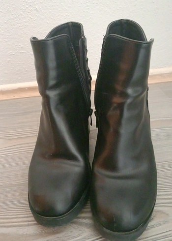 Siyah Deri Gotik Kadın Botu - Görsel 2