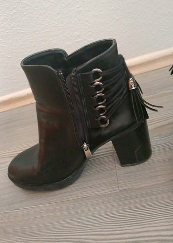 Siyah Deri Gotik Kadın Botu - Görsel 3