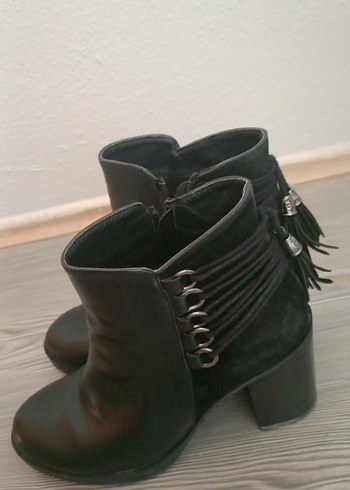 Siyah Deri Gotik Kadın Botu - Görsel 4