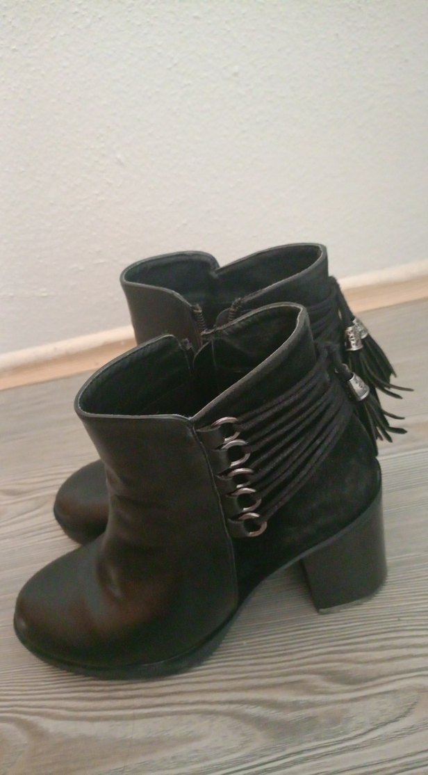 Siyah Deri Gotik Kadın Botu - Görsel 4