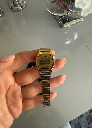 Kadın Parlak Altın Renkli Casio Dijital Saat - Görsel 8