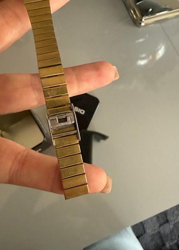 Kadın Parlak Altın Renkli Casio Dijital Saat - Görsel 7