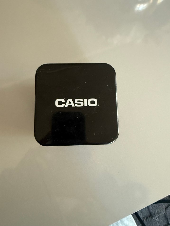 Kadın Parlak Altın Renkli Casio Dijital Saat - Görsel 4