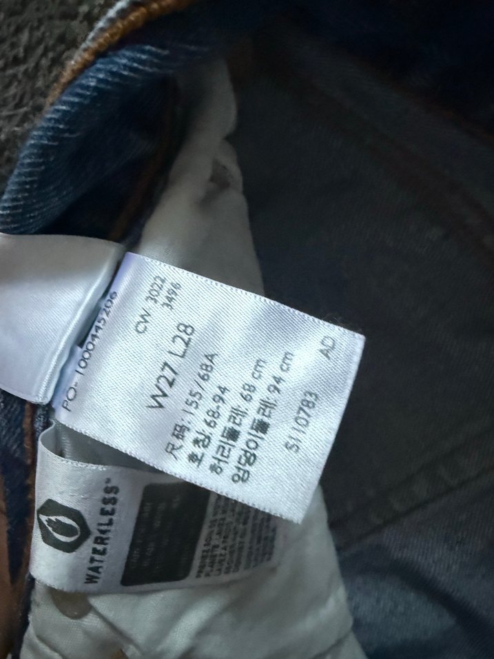 Kadın Mavi Yırtık Bol Kesim Midi Kot Pantolon - Görsel 4