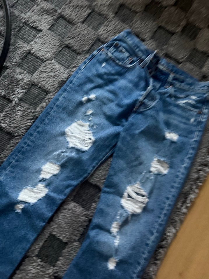 Kadın Mavi Yırtık Bol Kesim Midi Kot Pantolon - Görsel 3