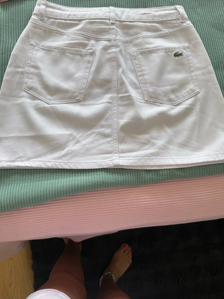 Minimal Beyaz Mini Etek  Şıklık ve Rahatlık Bir Arada — görsel 3/10