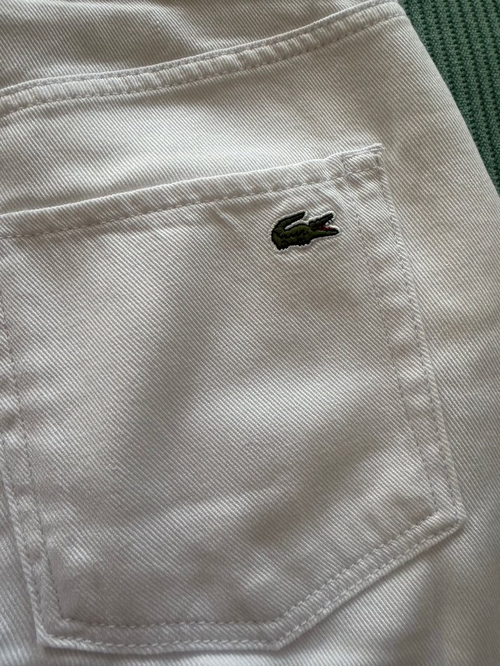Minimal Beyaz Mini Etek  Şıklık ve Rahatlık Bir Arada — görsel 4/10