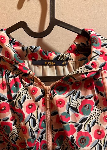 Çiçek Desenli Kapüşonlu Kız Yağmurluk - Görsel 3