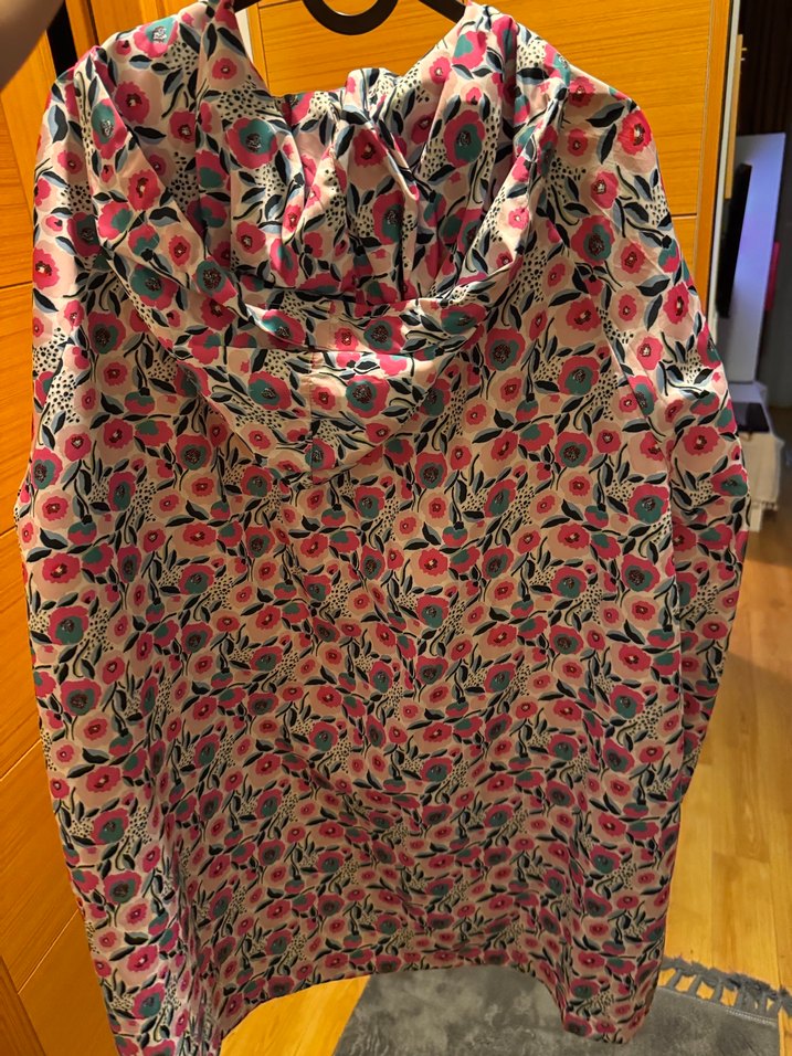 Çiçek Desenli Kapüşonlu Kız Yağmurluk - Görsel 5