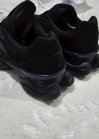 New Balance 9060 Triple Black Kadın Spor Ayakkabı - Görsel 7