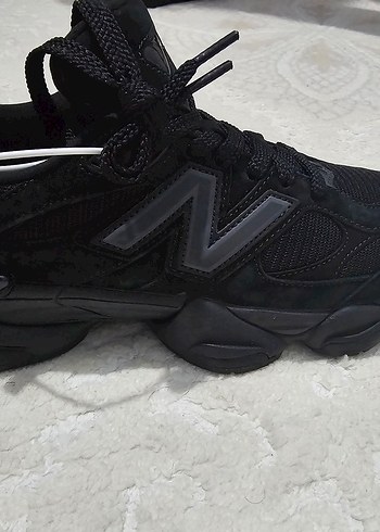 New Balance 9060 Triple Black Kadın Spor Ayakkabı - Görsel 2