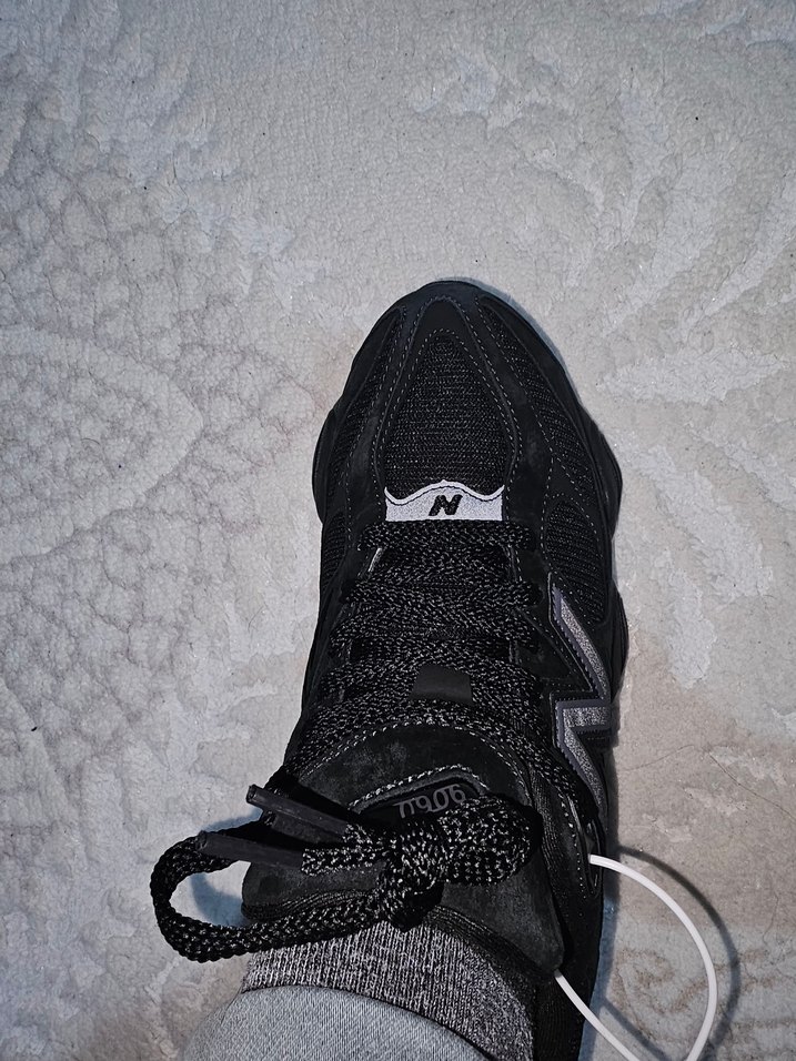 New Balance 9060 Triple Black Kadın Spor Ayakkabı - Görsel 3