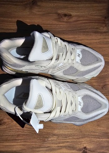 NEW BALANCE 9060 BEYAZ EKRU KARIŞIMI - Görsel 2