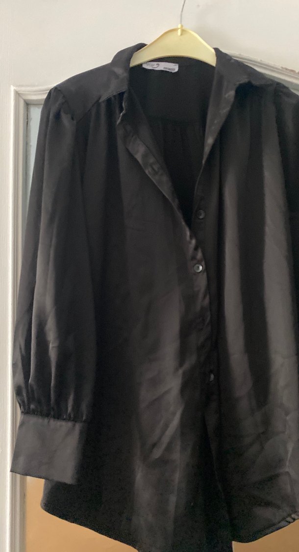 Siyah Düğmeli Kadın Midi Gömlek - Görsel 2