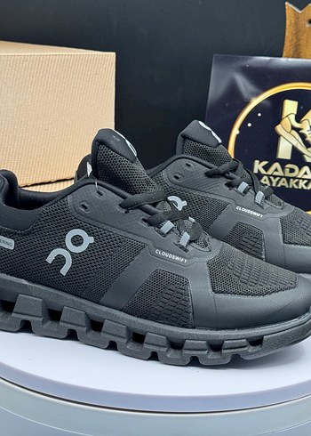 On Running Erkek Siyah Spor Ayakkabı Velcro Bağcıklı - Görsel 2