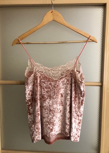 Dantel Detaylı Pudra Bohem kadife askılı pijama üst - Görsel 2