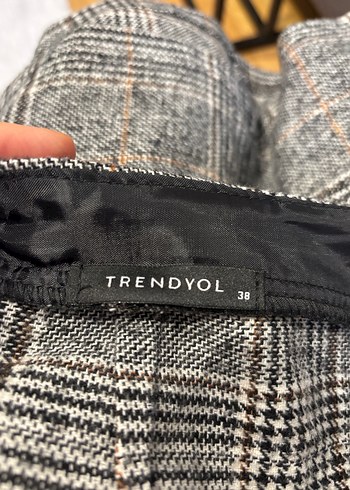 Gri Ekoseli Piliseli Mini Etek - Görsel 2