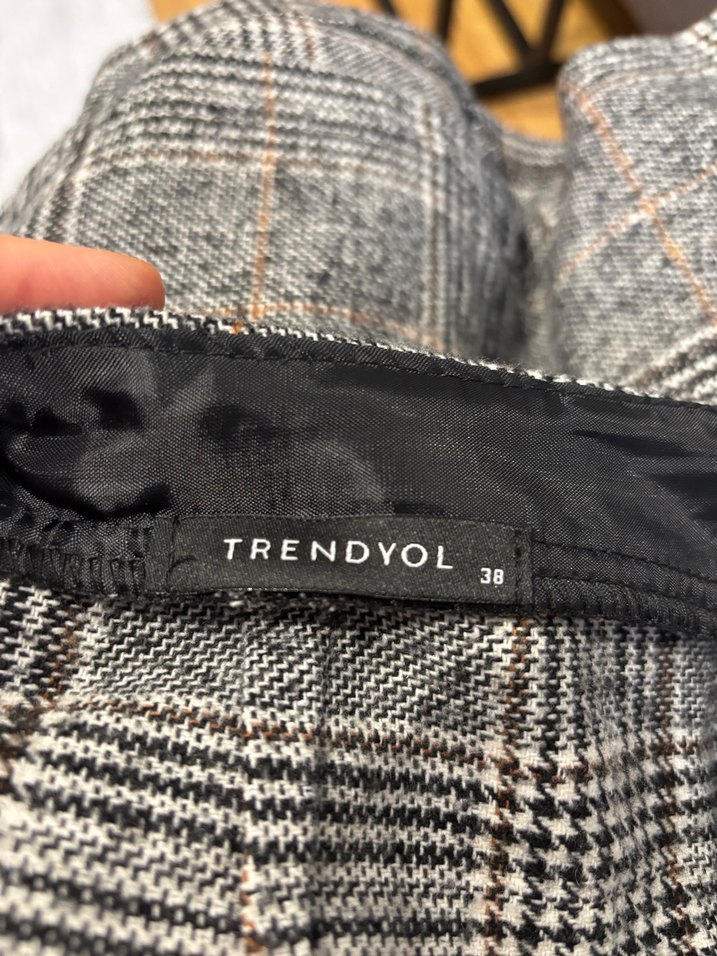 Gri Ekoseli Piliseli Mini Etek - Görsel 2