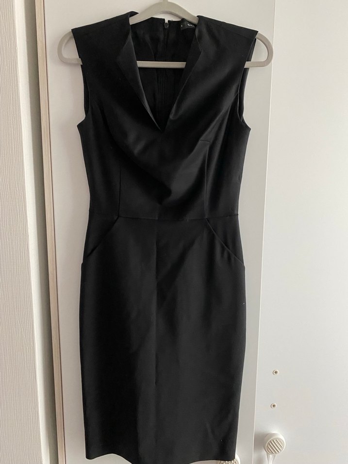 Network 
Siyah Kolsuz V Yakalı Midi Elbise - Görsel 2