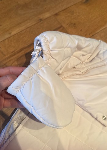 Kürklü Beyaz Kız Bebek Tulumu - Görsel 4