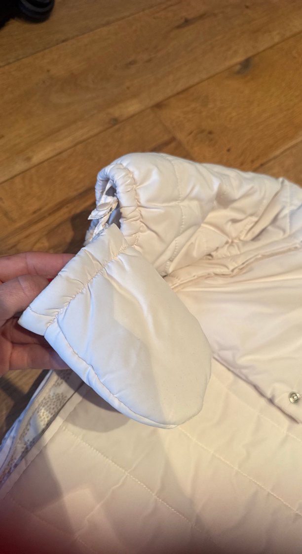 Kürklü Beyaz Kız Bebek Tulumu - Görsel 4