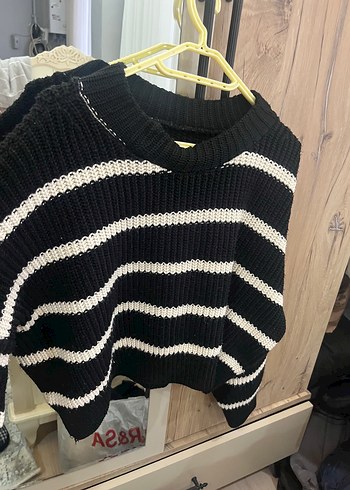 Siyah Beyaz Çizgili Örgü Kadın Kazak - Görsel 3