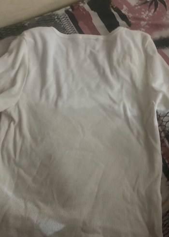 Beyaz V Yakalı Kısa Kollu Kadın Tişört - Görsel 4