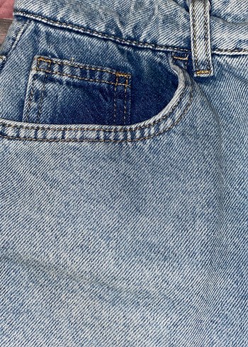 Düğmeli Açık Mavi Mini Denim Şort - Görsel 2