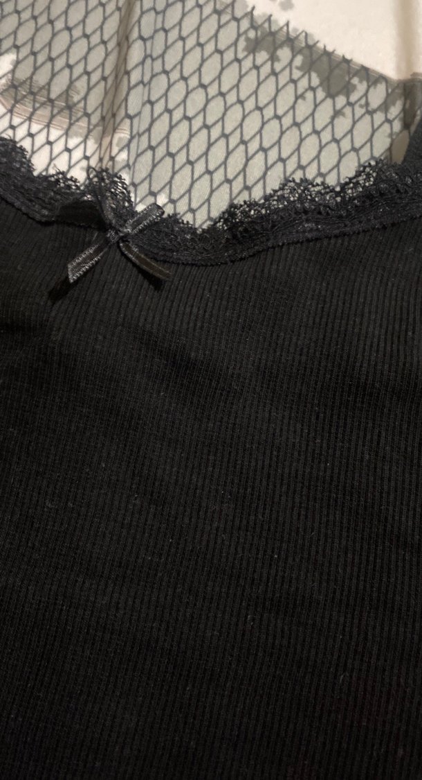 Siyah Dantel Detaylı V Yaka Kadın Atlet - Görsel 2