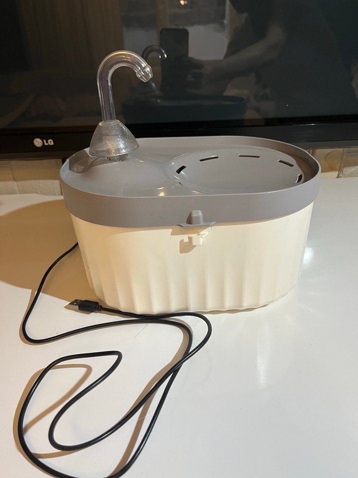 Gri otomatik kedi köpek su arıtma çeşmesi - Görsel 2