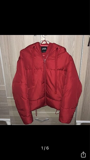 Zara Mont