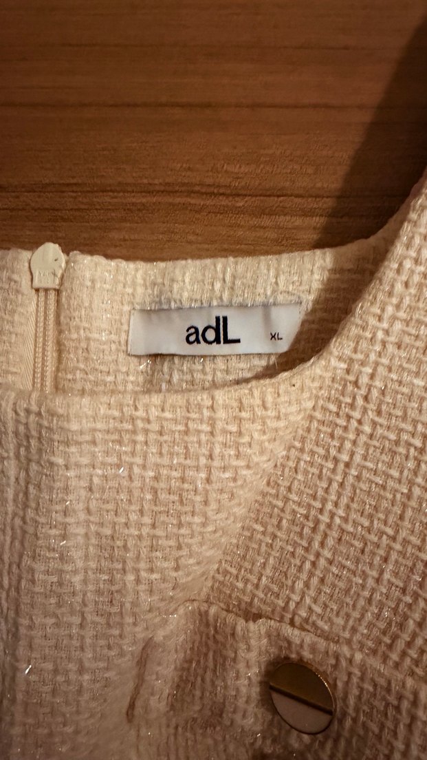 Düğmeli Bej Midi Kolsuz Elbise - Görsel 2