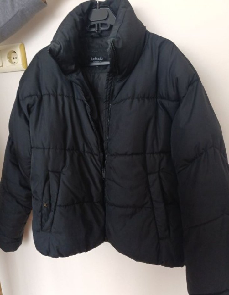 Siyah Fermuarlı Kısa Kadın Kışlık Mont - Görsel 3