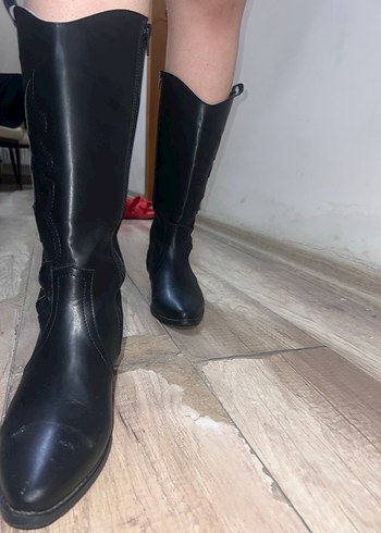 Siyah Dantel Detaylı Diz Boyu Deri Çizme - Görsel 5