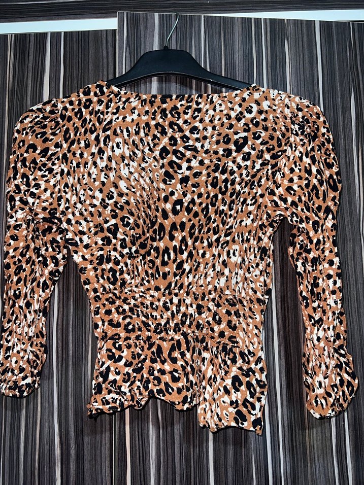 Leopar Desenli V Yaka Bluz - Görsel 3