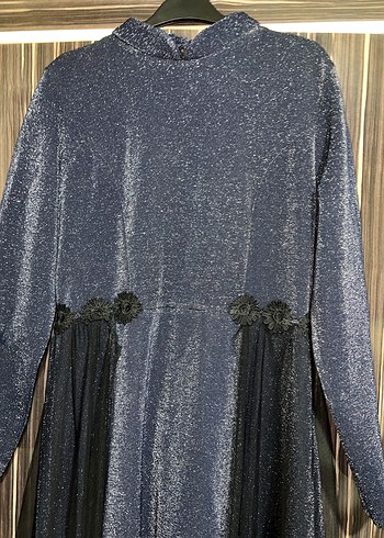 Uzun Kollu, Pilili, Yüksek Yakalı Mavi Gotik Abiye Elbise - Görsel 3