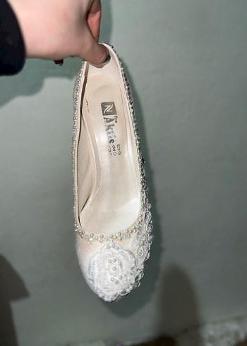 Dantel İşlemeli Beyaz Dolgu Topuklu Kadın Ayakkabı - Görsel 6