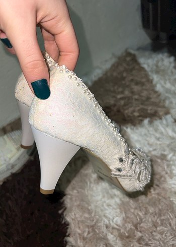 Dantel İşlemeli Beyaz Dolgu Topuklu Kadın Ayakkabı - Görsel 2