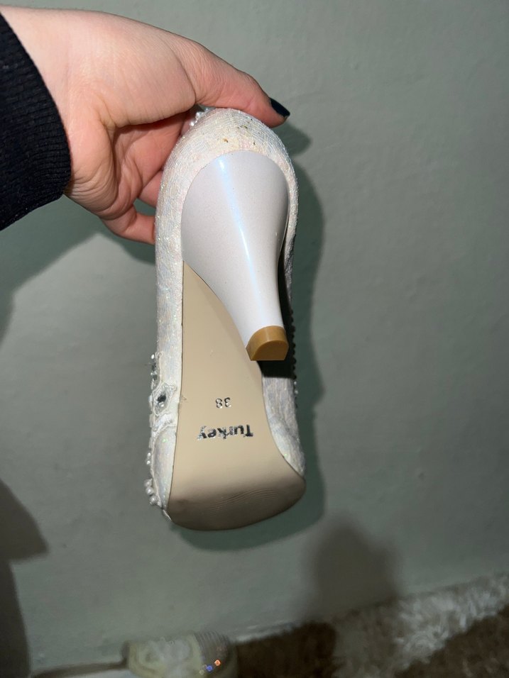 Dantel İşlemeli Beyaz Dolgu Topuklu Kadın Ayakkabı - Görsel 5