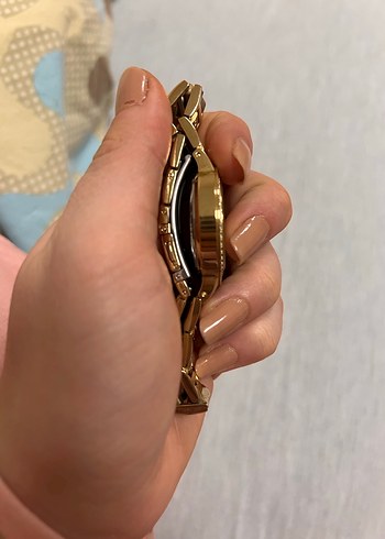 Altın Renkli Kadın Kol Saati - Görsel 4