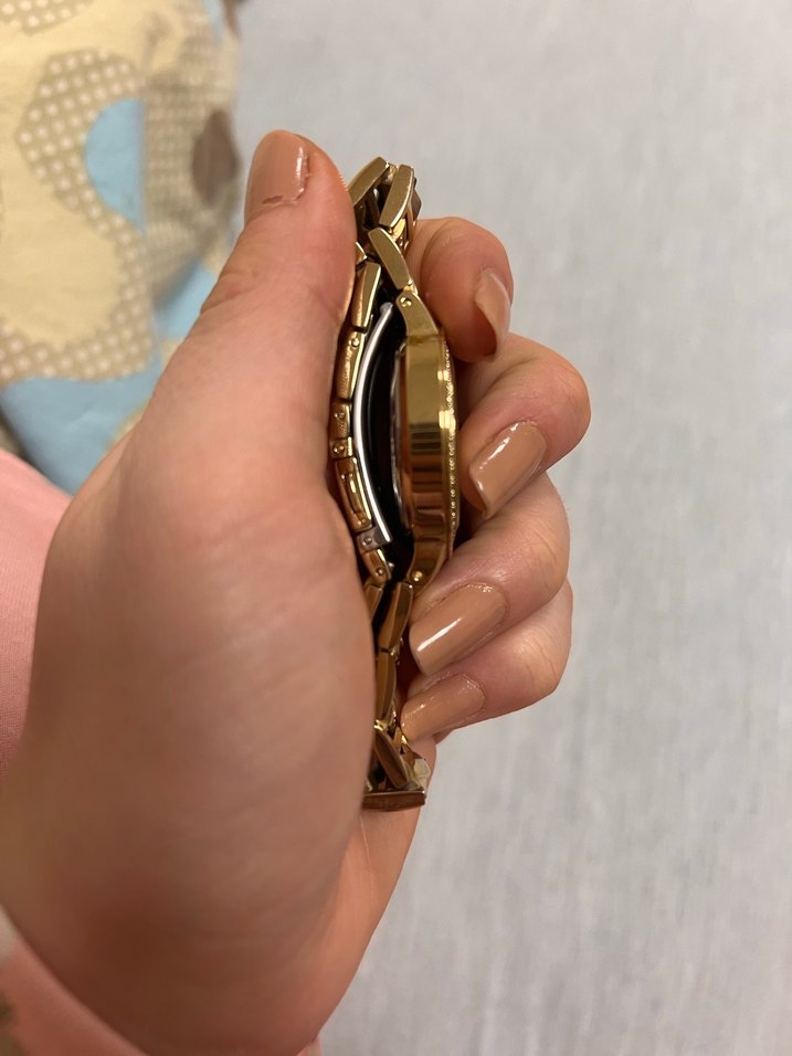 Altın Renkli Kadın Kol Saati - Görsel 4