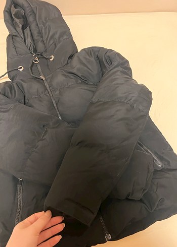 Siyah Kapüşonlu Fermuarlı Kadın Kışlık Mont - Görsel 5