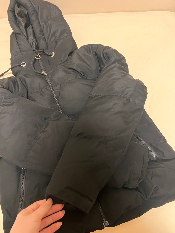 Siyah Kapüşonlu Fermuarlı Kadın Kışlık Mont - Görsel 5